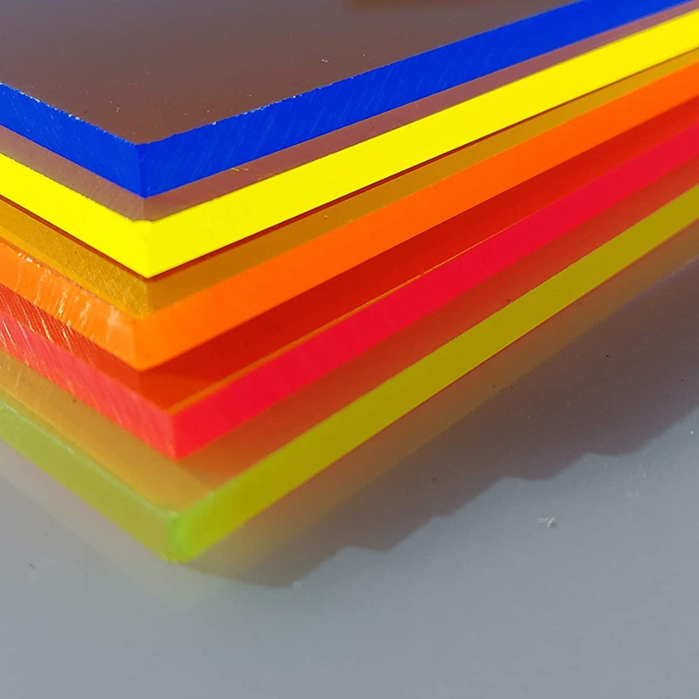 images de plaques acryliques colorées appelées aussi plexiglass coloré