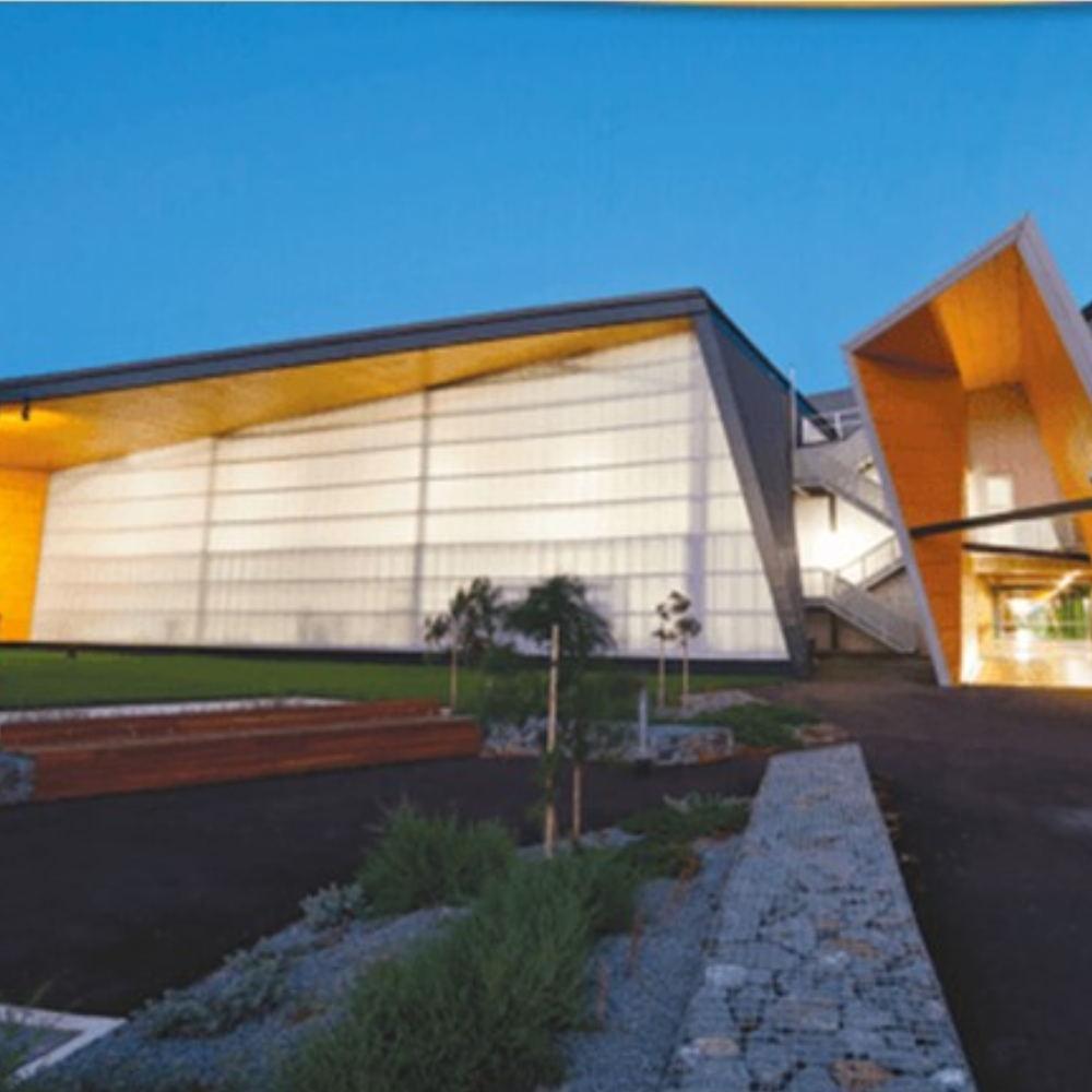 Façade faite en polycarbonate emboitable
