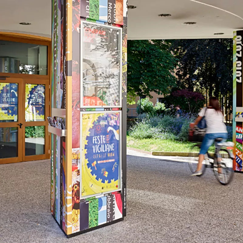 Images de poteau rhabillé avec des plaques PVC de 3mm et des profils en Alu anodisé