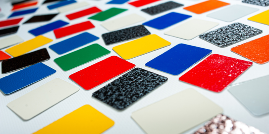 Tout savoir sur le Dibond blanc : usages, avantages et applications professionnelles