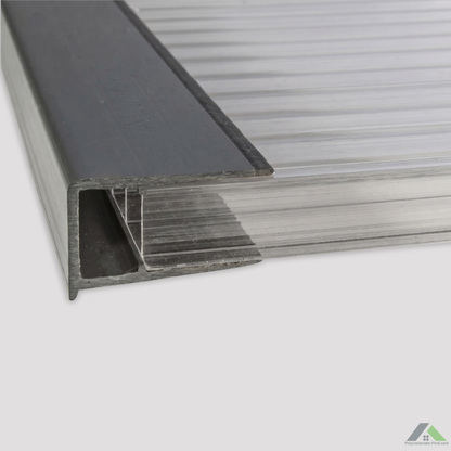 Profil U (Obturateur) en PVC pour plaques de polycarbonate alvéolaire et compact

